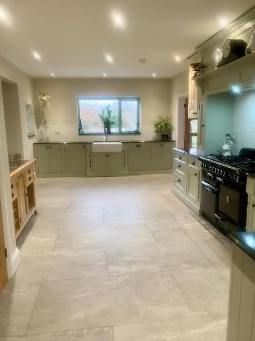 Secluded Countryside Home, Hot Tub, Onsite Pub, Pool Table, Sleeps Upto 13, Perfect For A Family Get Together Wimborne Minster Holiday home
